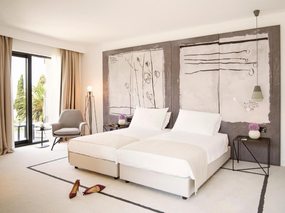 Hotel Kompas Main image